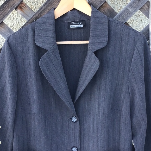 Wendy Studio Collection VGUC grey long 3 button blazer, collar, lightweight - Picture 2 of 12